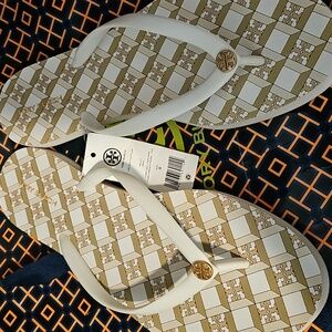 BRAND NEW! Authentic Tory Burch Chelsea Flip Flop